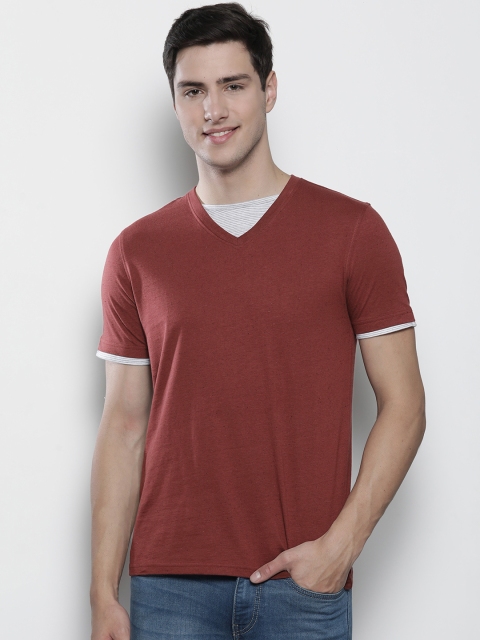 

Marks & Spencer Men Maroon Solid Slim Fit V-Neck T-shirt