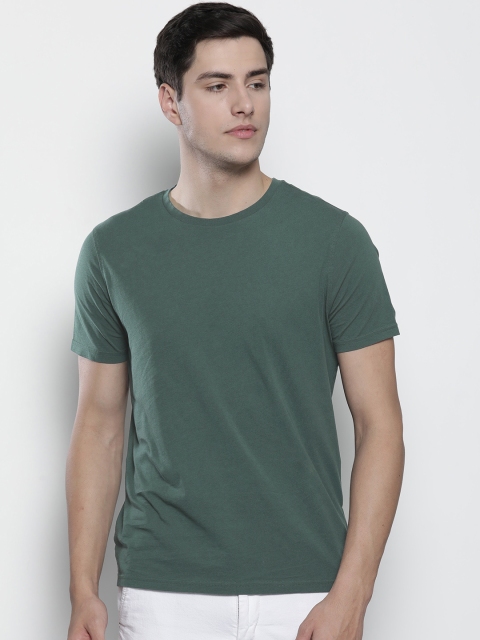 

Marks & Spencer Men Green Solid Slim Fit Round Neck T-shirt