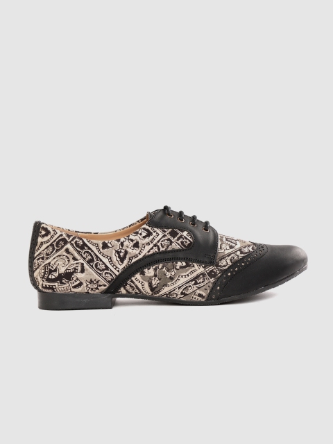 

Taavi Women Black & Grey Ethnic Printed Derbys