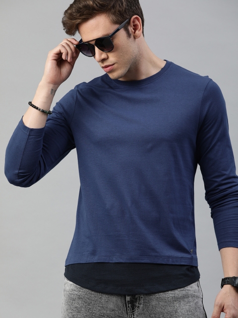 

Roadster Men Blue Solid Round Neck T-shirt