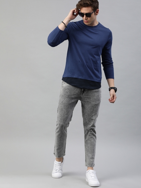 

Roadster Men Navy Blue Solid Round Neck T-shirt