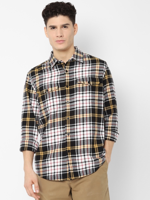 

AMERICAN EAGLE OUTFITTERS Men White & Yellow Regular Fit Checked Casual Shirt