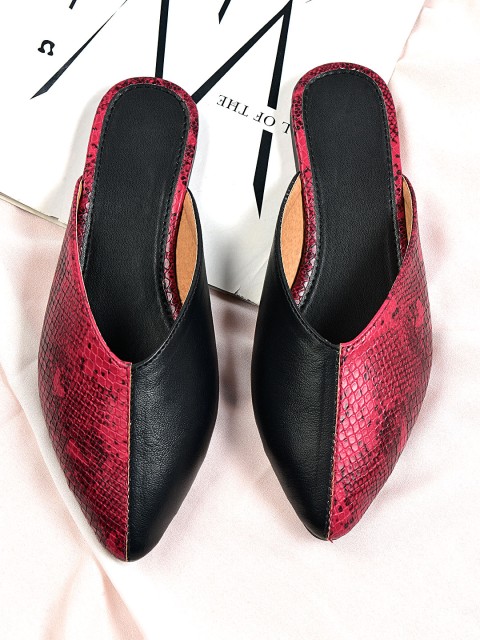 

Street Style Store Women Burgundy & Black Snakeskin Textured Mules