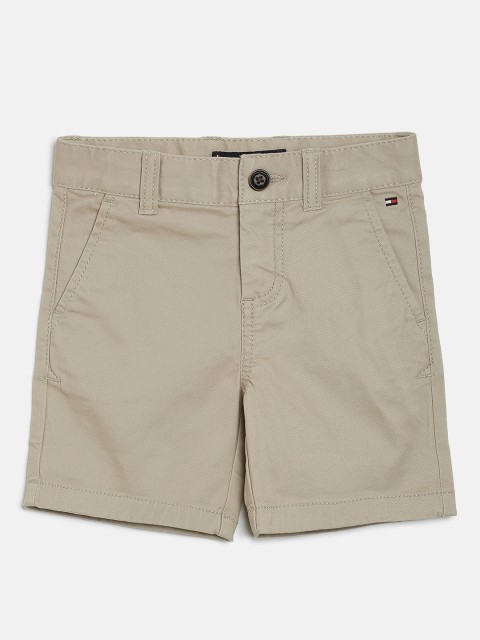 

Tommy Hilfiger Boys Beige Solid Regular Fit Chino Shorts