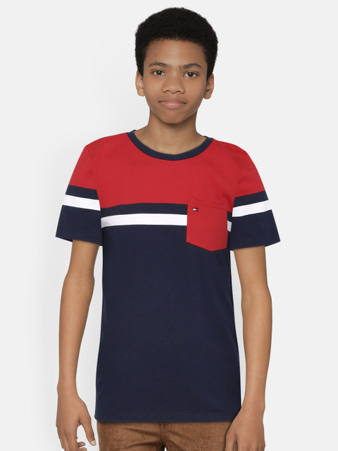 

Tommy Hilfiger Boys Navy Blue & Red Colourblocked Round Neck T-shirt