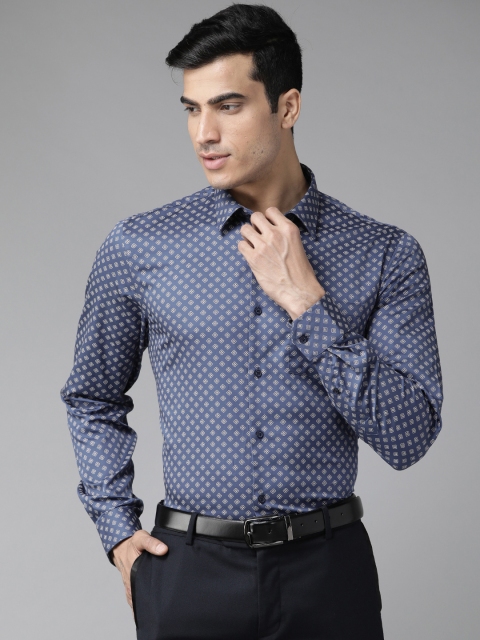 

Blackberrys Men Blue & Off-White Slim Fit Printed Smart Casual Shirt