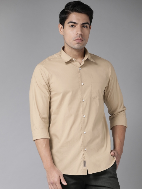 

Blackberrys Men Beige Trim Fit Solid Casual Shirt
