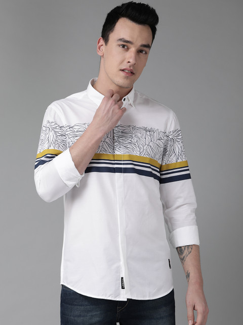 

Blackberrys Men White & Navy Blue Trim Fit Knitted Printed Casual Shirt