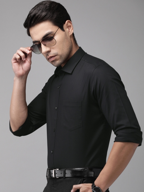 

Van Heusen Men Black Solid Slim Fit Formal Shirt