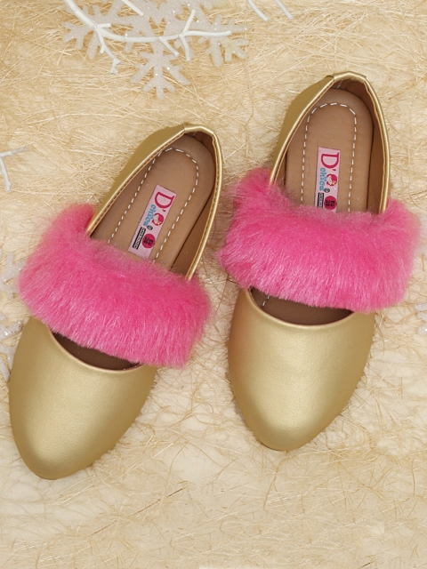 

DChica Girls Gold-Toned Solid Ballerinas