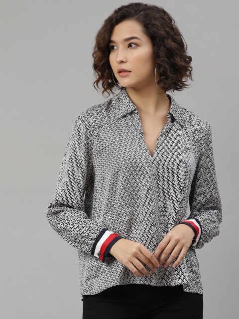 

Tommy Hilfiger Black & White Geometric Regular Top