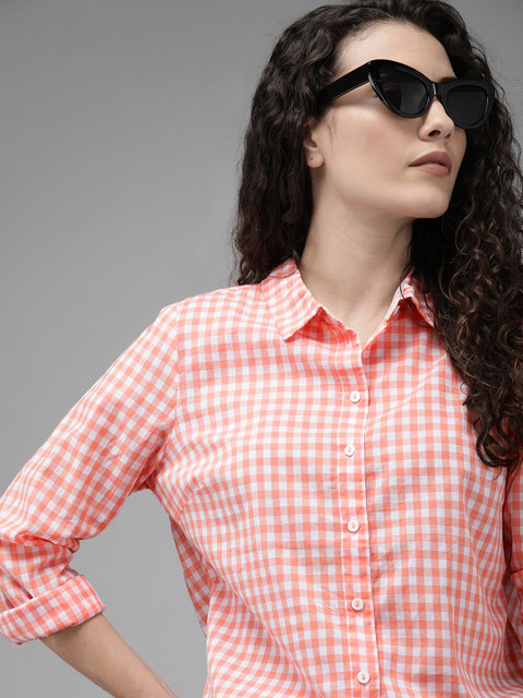 

Vero Moda Women Coral Pink & White Regular Fit Checked Casual Shirt