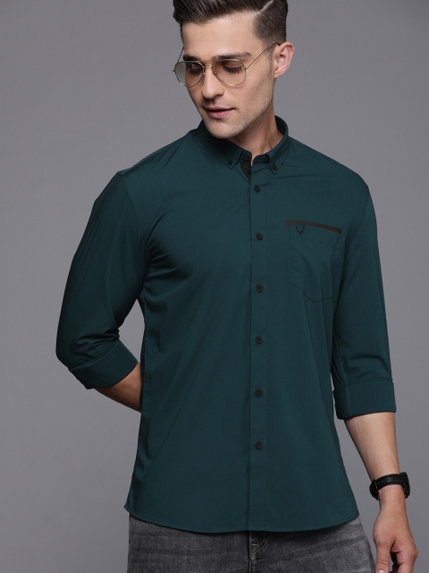 

Allen Solly Sport Men Green Super Slim Fit Solid Casual Shirt