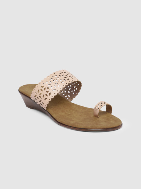 

Inc 5 Women Pink Solid One Toe Flats