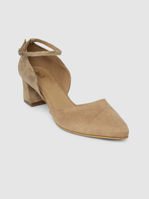 

Inc 5 Women Beige Textured Pumps
