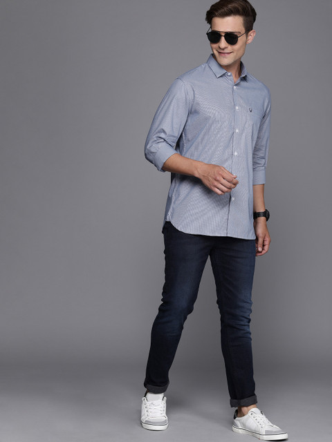 

Allen Solly Men White & Navy Blue Sport Fit Self Design Casual Shirt