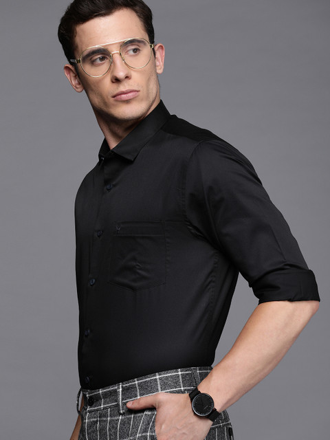 

Allen Solly Men Black Sport Fit Solid Casual Shirt