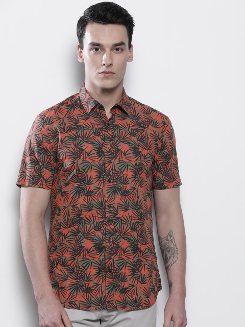 

Marks & Spencer Men Olive Green & Red Regular Fit Printed Casual Shirt