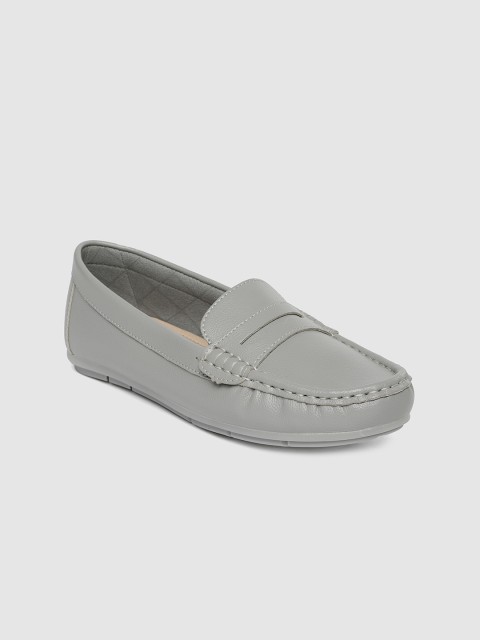 

CERIZ Women Grey Solid Loafers