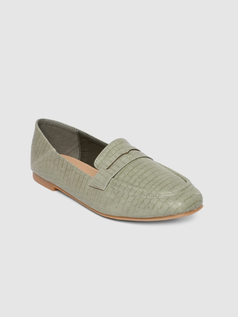

CERIZ Women Green Textured Loafers