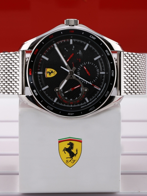 

SCUDERIA FERRARI Men Black Speedracer Analogue Watch 0830684