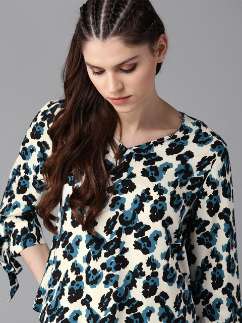 

Roadster Women Off-White & Teal Blue Printed Top