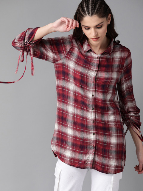 

Roadster Women Maroon & Off-White Regular Fit Longline Checked Casual Shirt