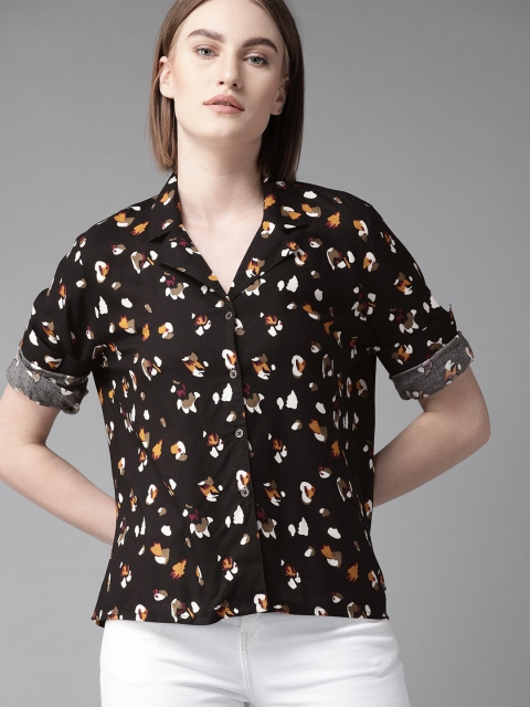 

Roadster Women Black & White Regular Fit Printed Casual Shirt