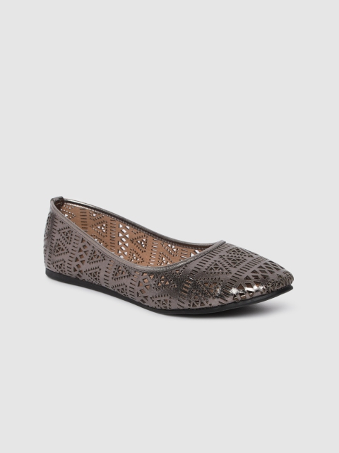 

Inc 5 Women Gunmetal-Toned Solid Ballerinas, Metallic