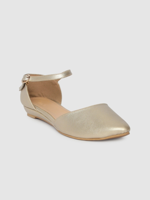 

Inc 5 Women Gold-Toned Solid Ballerinas