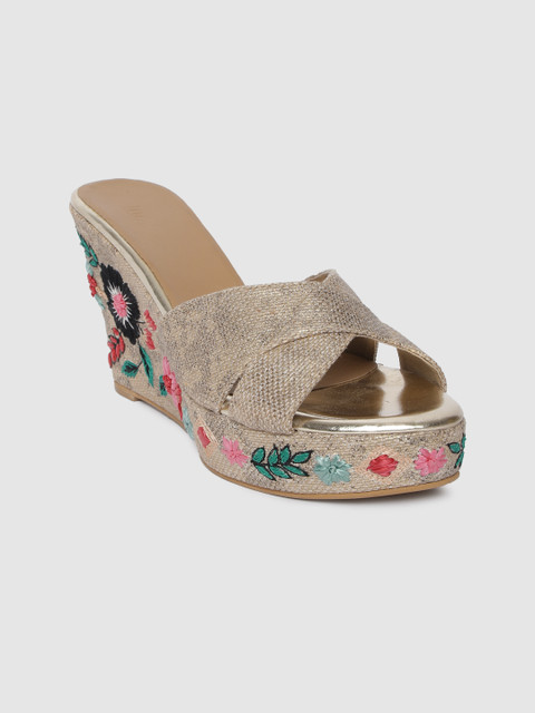 

Inc 5 Women Gold-Toned Embellished Heels