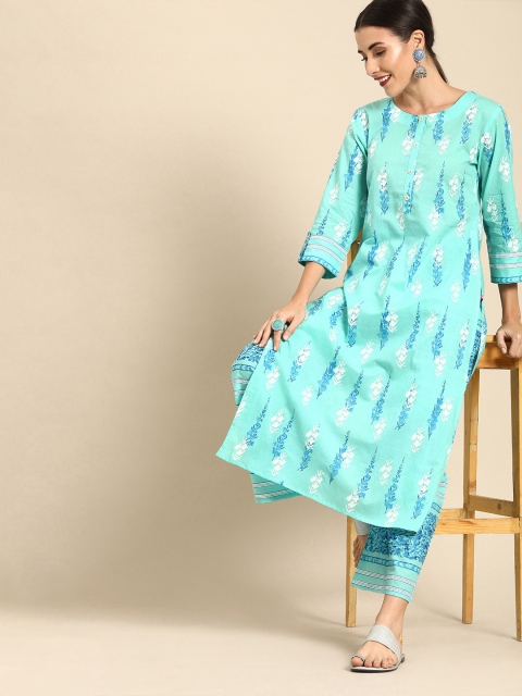 

Varanga Women Sea Green & White Screen Technique Printed Kurta with Palazzos