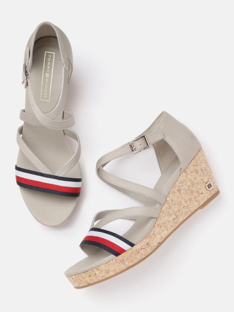 

Tommy Hilfiger Women Taupe Striped Wedges