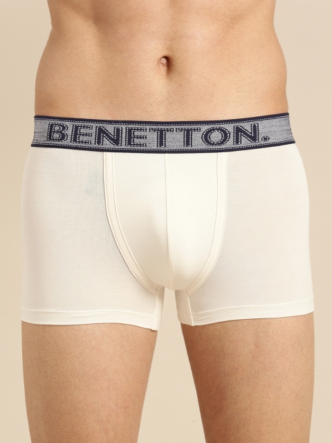 

Undercolors of Benetton Men White Solid Trunks C08DI901L