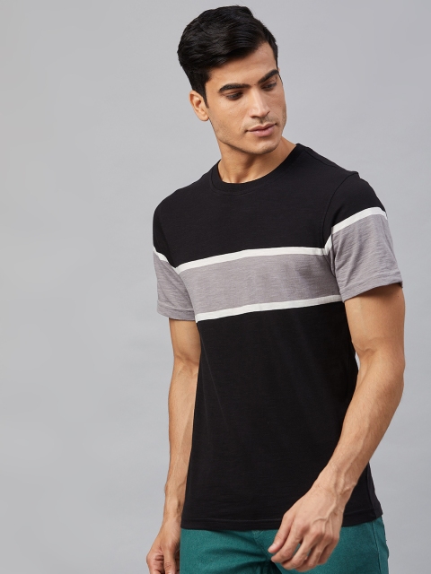 

Roadster Men Black and Grey Colourblocked Round Neck T-shirt