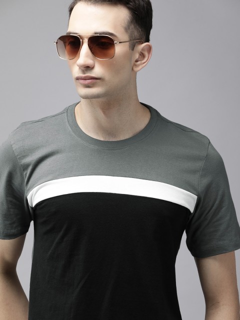 

Roadster Men Grey & Black Colourblocked Round Neck T-shirt