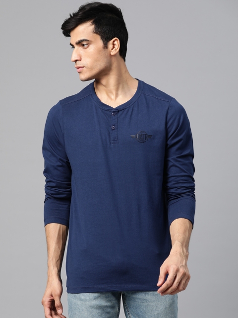 

Roadster Men Navy Blue Solid Henley Neck T-shirt