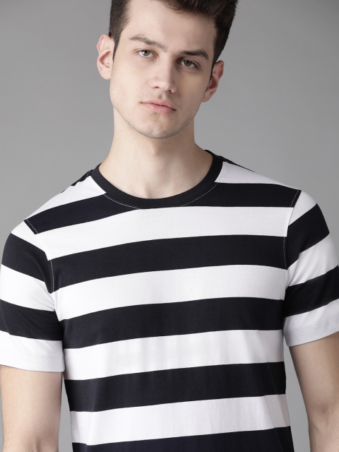 

Roadster Men Navy Blue & White Striped Round Neck T-shirt