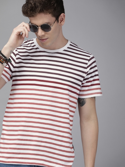 

Roadster Men White Red Striped Round Neck Pure Cotton T-shirt