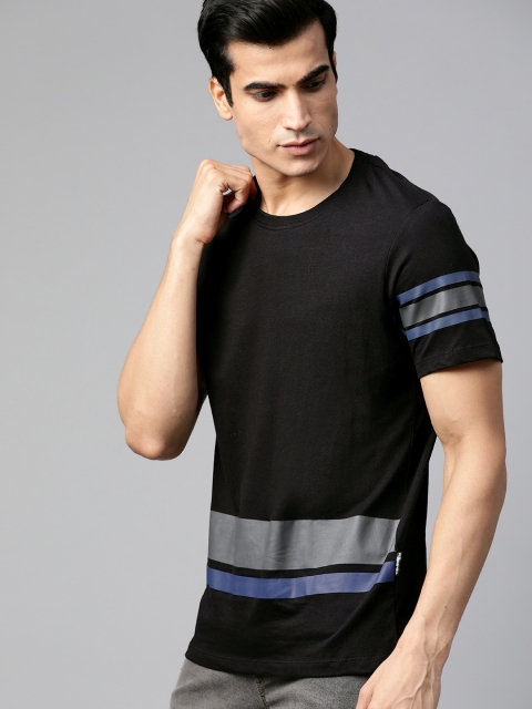 

Roadster Men Black & Grey Striped Detail Round Neck T-shirt