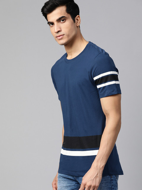 

Roadster Men Navy Blue & Black Striped Round Neck T-shirt