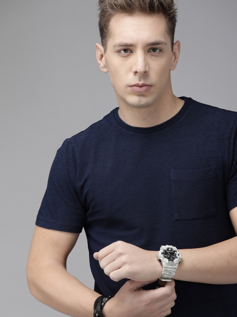 

Roadster Men Navy Blue Solid Round Neck T-shirt with Pocket