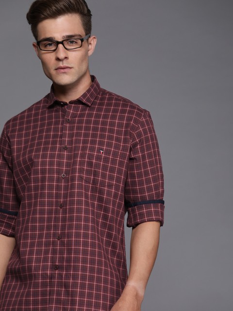 

Louis Philippe Sport Men Burgundy & Pink Slim Fit Checked Casual Shirt
