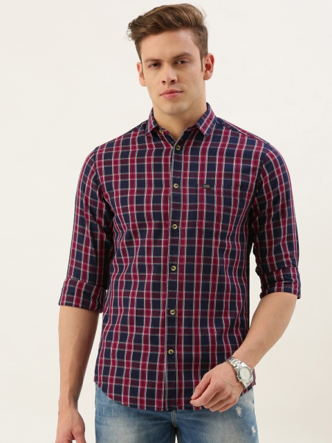 

The Indian Garage Co Men Red & Navy Blue Slim Fit Checked Casual Shirt