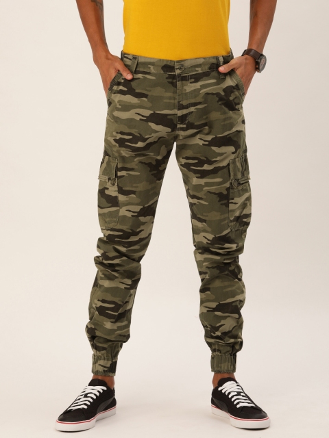Sports52 wear Men Green & Brown Tailored Fit Camouflage Printed Cargo Joggers