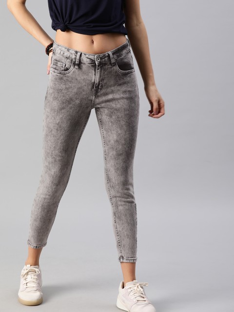 

Roadster Women Grey Skinny Fit Mid-Rise Clean Look Stretchable Cropped Jeans