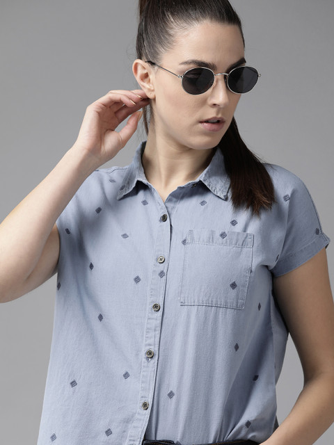 

Roadster Women Blue Regular Fit Embroidered Pure Cotton Chambray Casual Shirt