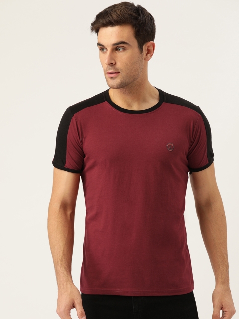 

GHPC Men Maroon Slim Fit Solid Round Neck T-shirt