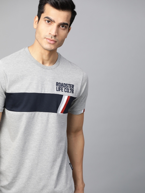 

Roadster Men Grey Melange & Navy Blue Colourblocked Round Neck T-shirt