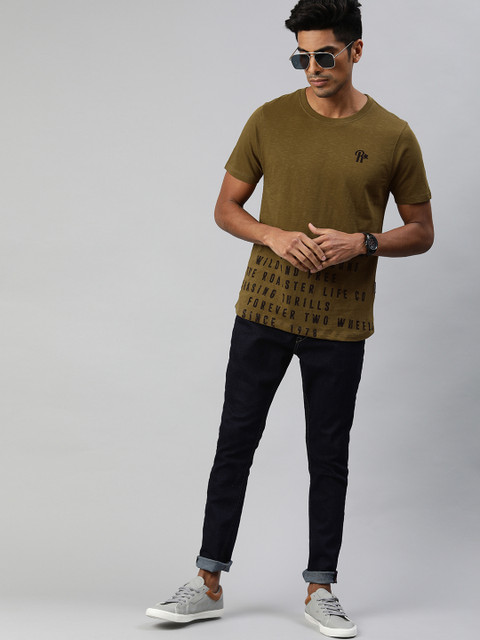 

Roadster Men Olive Brown Typography Print Round Neck T-shirt
